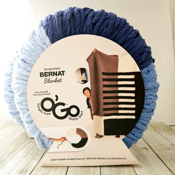 Pair of O'Go Yarspirations Yarns Bernat Inspirations Blanket Sky Blue Ombre - Picture 2 of 15